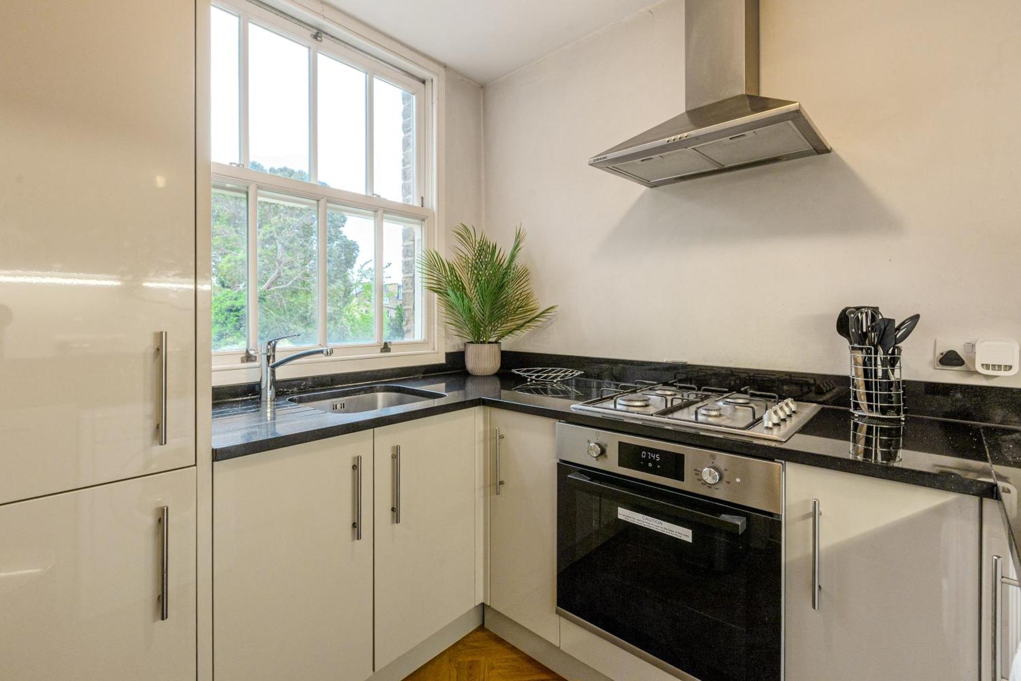 Apartment Cosy 2br Apt, 6 Mins Train Station, Wimbledon *